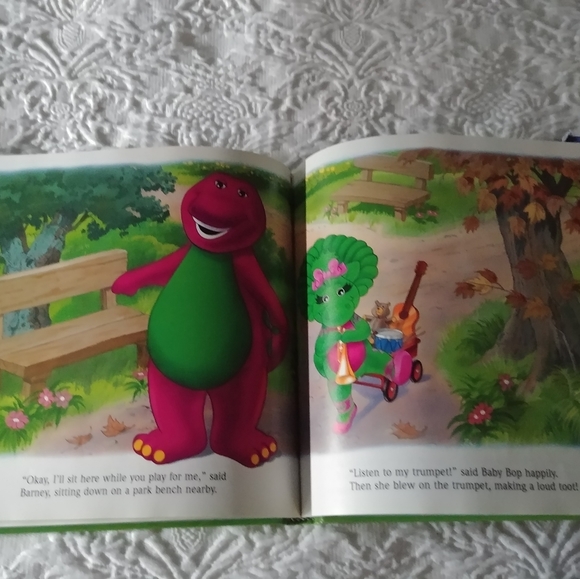 Barney's Storybook Treasury - Picture 2 of 6